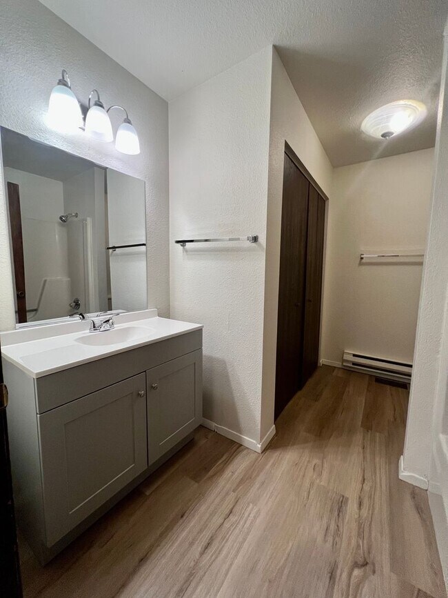 Building Photo - Townhome in Rifle