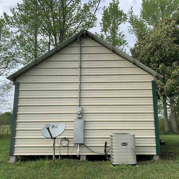 Building Photo - 2340 FM 82