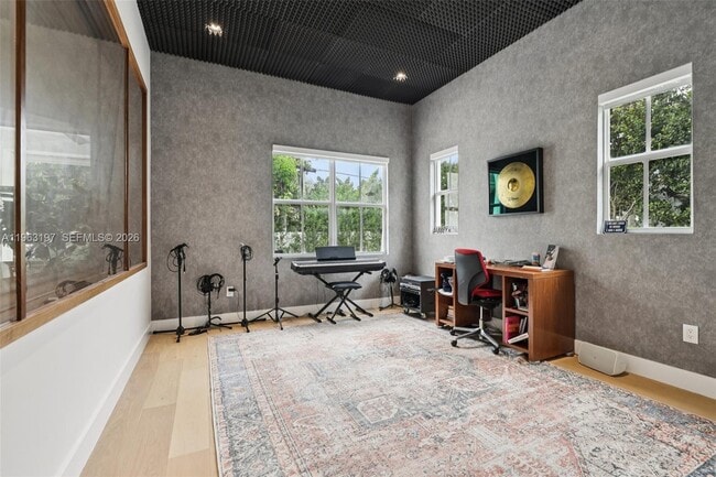 Building Photo - 7420 SW 54th Ct