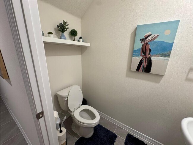 Building Photo - 2369 Penguin Blvd