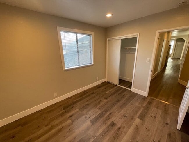 Building Photo - 1946 E 20th St