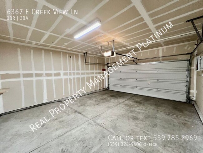 Building Photo - $2,150 Fowler & Belmont, 3 Bedroom 2.5 Bat...