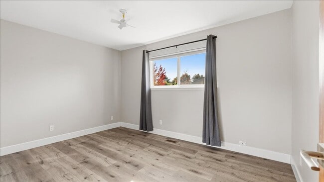 Building Photo - 1016 Woodglen Dr