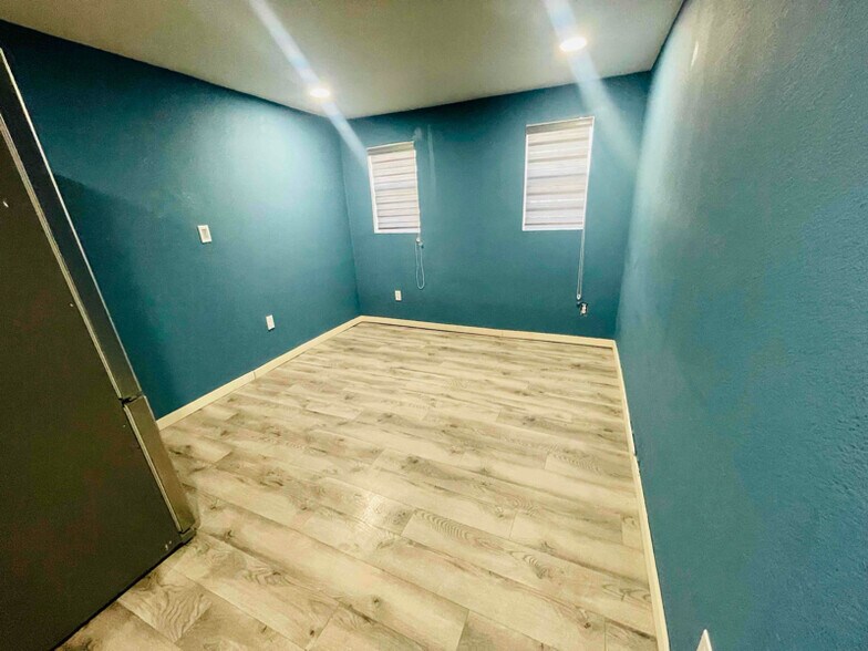 Building Photo - 1416 Vickers Ave