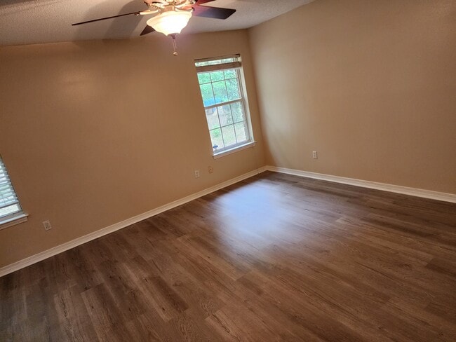 Building Photo - 5729 Bronco Pl