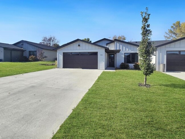 Building Photo - 1558 Blaine's Wy