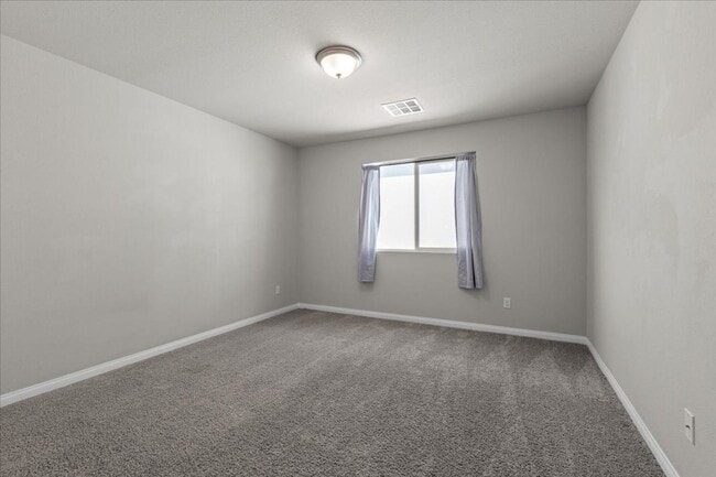 Building Photo - Expansive, Luxurious 5-Bedroom Oasis with ...