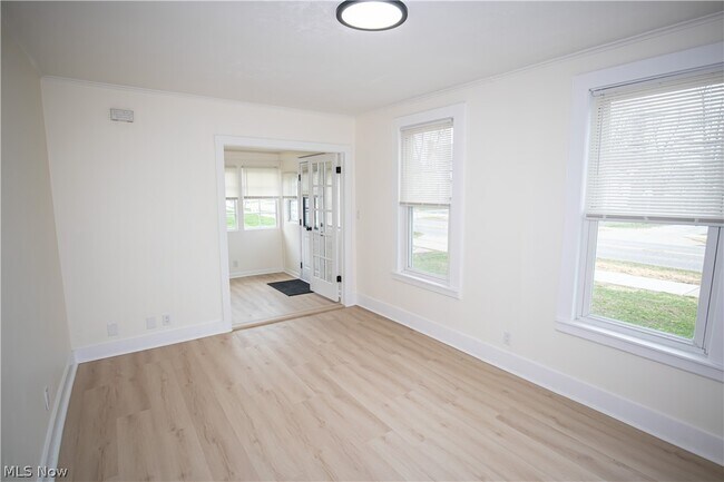 Building Photo - 112 Chestnut St