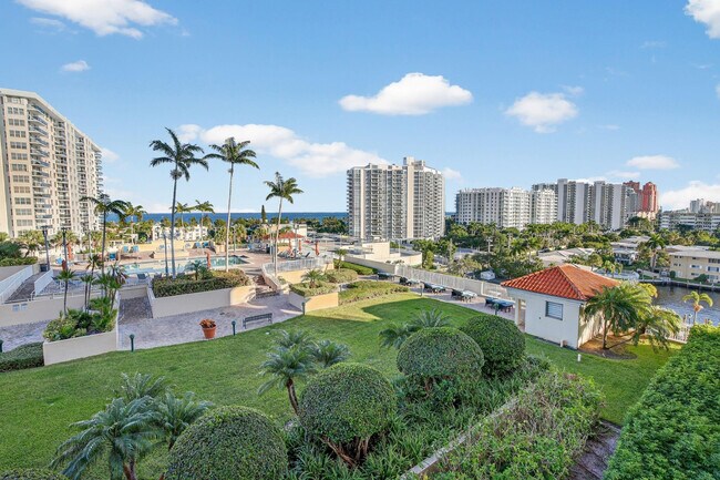 Building Photo - 3020 NE 32nd Ave