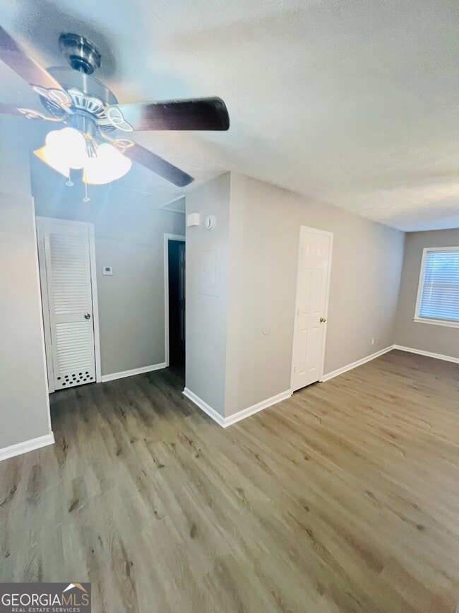 Building Photo - 497 Charleston Ln