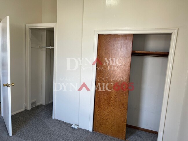 Building Photo - 1BR/1BA Apartment in Multi-Family Unit