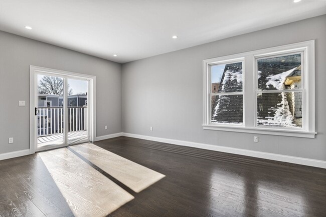 Building Photo - 83 Centre St