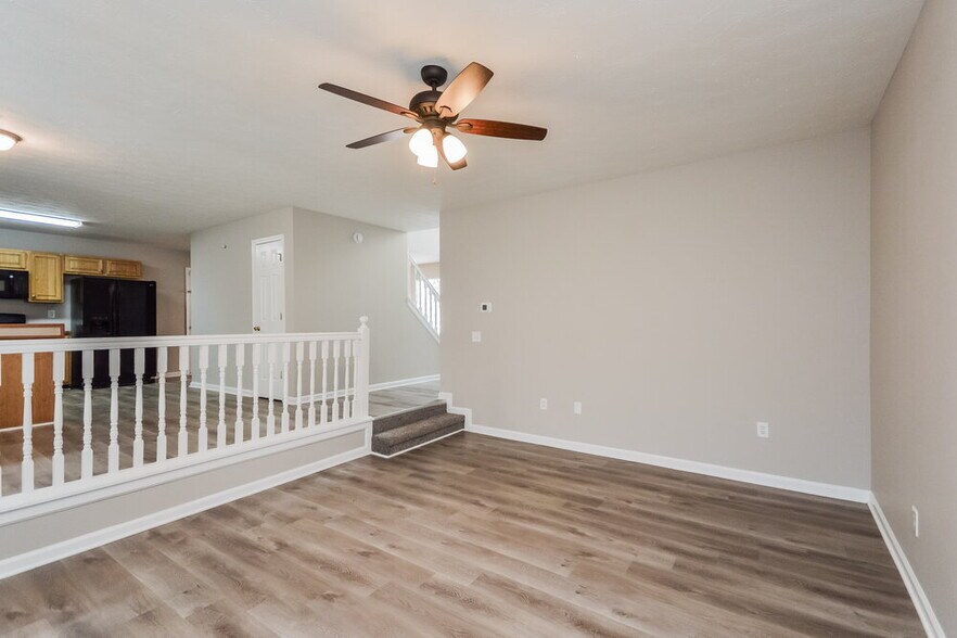Building Photo - 95 Hazelhurst Dr