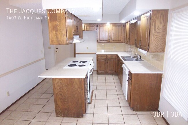 Building Photo - 1403 W Highland St