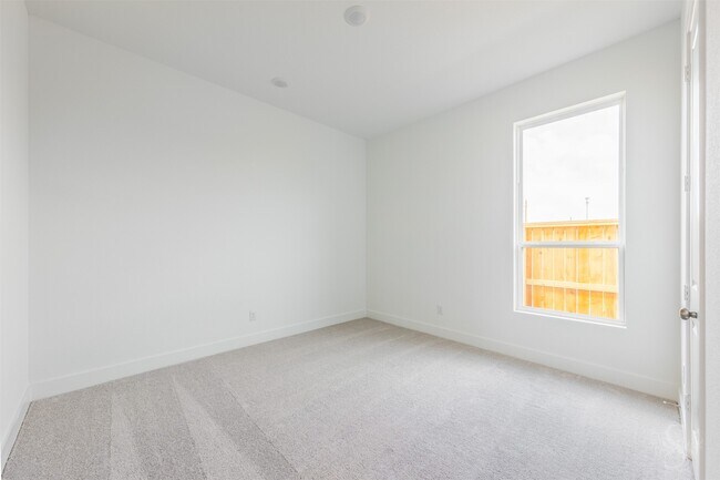 Building Photo - 31607 Brown Fern Dr