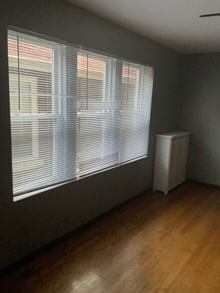 Building Photo - 7711 S Chappel Ave