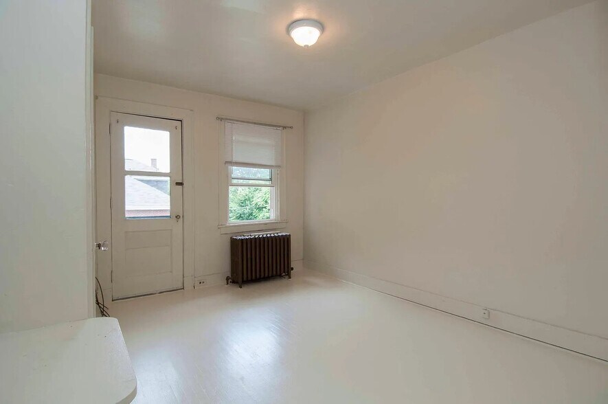 Building Photo - 6535 Northumberland St