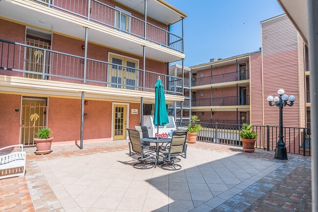 Building Photo - 6300 Seawall Blvd