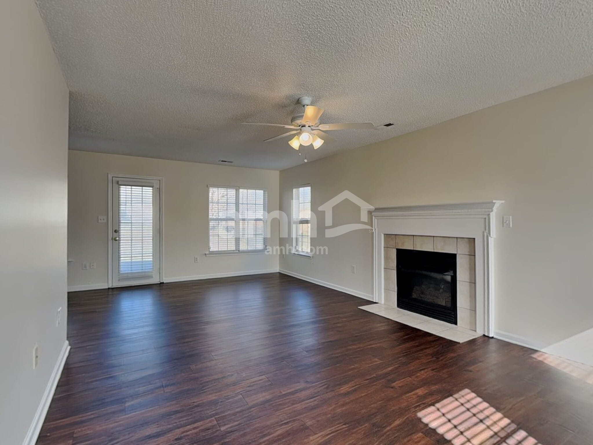 Building Photo - 10126 Illoria Dr