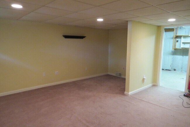 Building Photo - 14 Hartshorn Pl