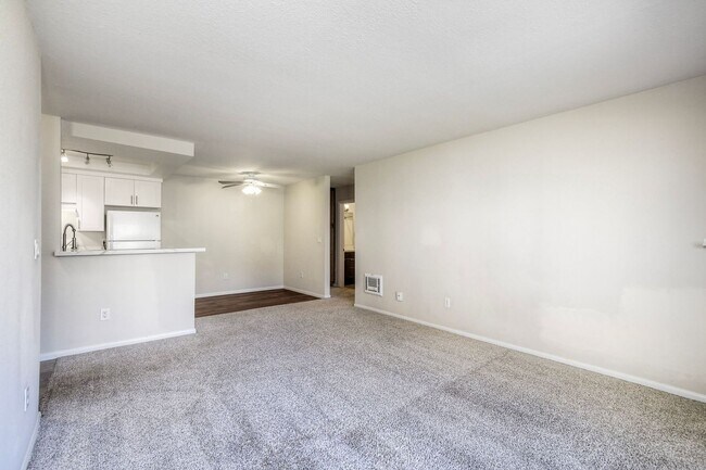 Building Photo - 432 Edgehill Ln