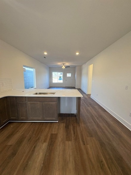 Building Photo - 4831 N Vassar Ave