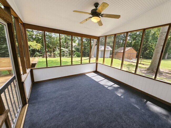 Building Photo - 413 Saddle Ct
