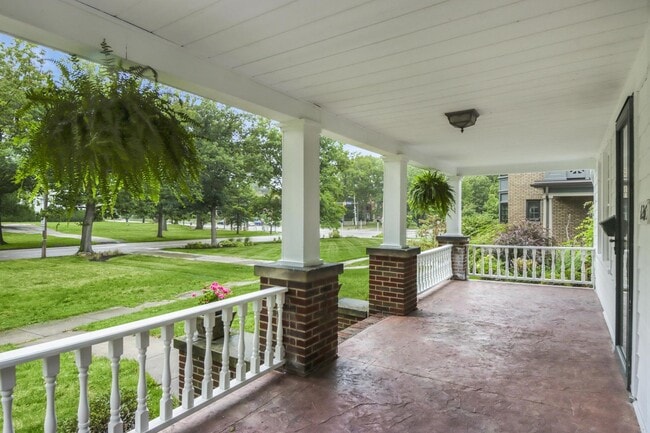 Building Photo - 1265 West Blvd