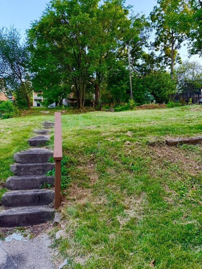 Building Photo - Now showing updated 4BR 1.5 bath house!