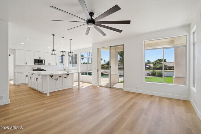 Building Photo - 5953 W Aurora Dr