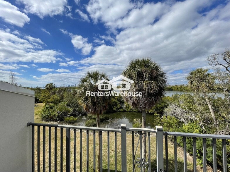 Building Photo - 507 Vincinda Crest Way