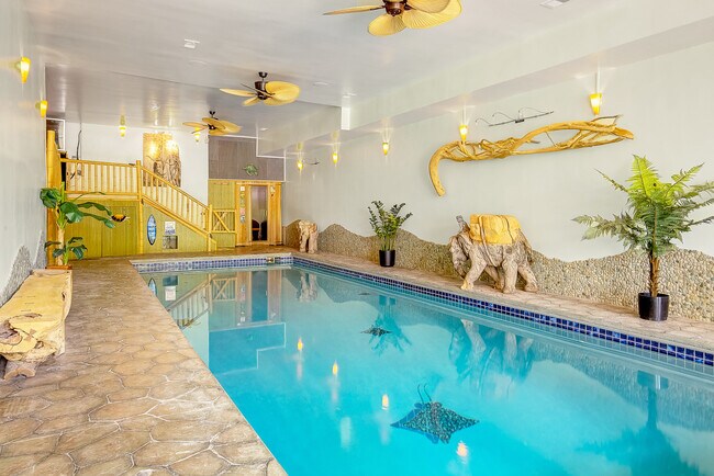 Building Photo - 8280 Queen St