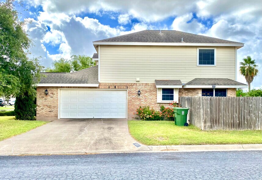 Building Photo - 1551 Briarwyck Dr