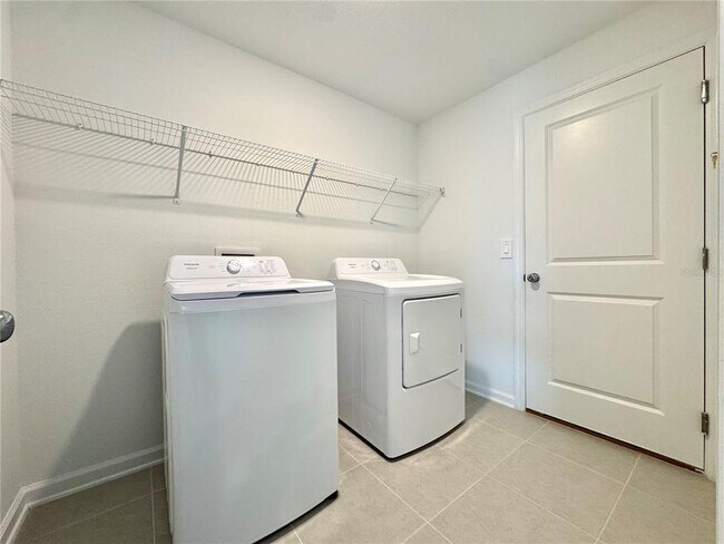 Building Photo - 3476 Chinotto Dr