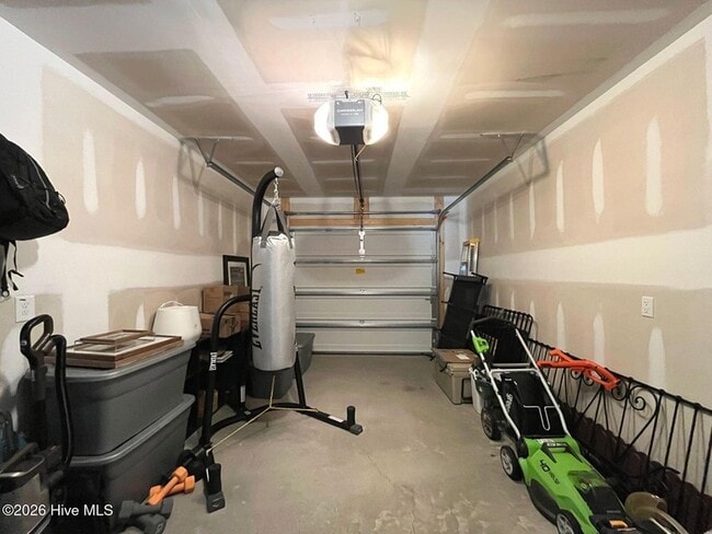 Building Photo - 784 Conductor Ct