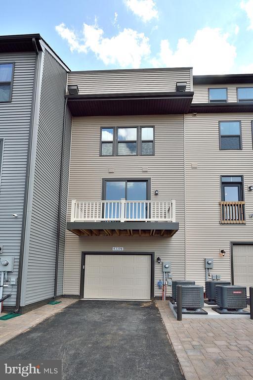 Building Photo - 43398 Apple Orch Sq