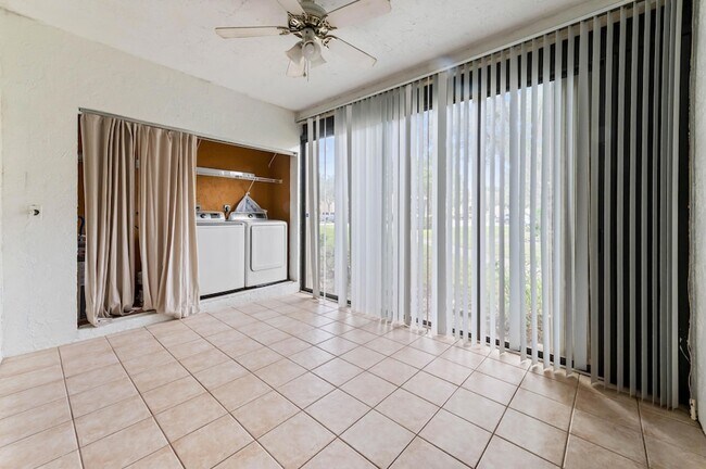 Building Photo - 3757 Cocoplum Cir