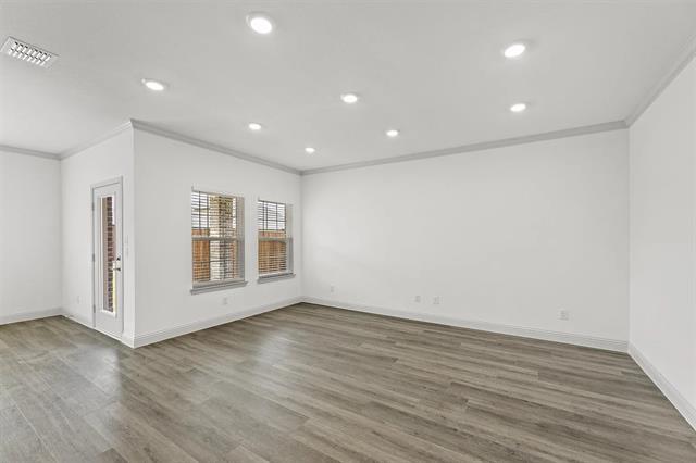 Building Photo - 658 Parkside Dr