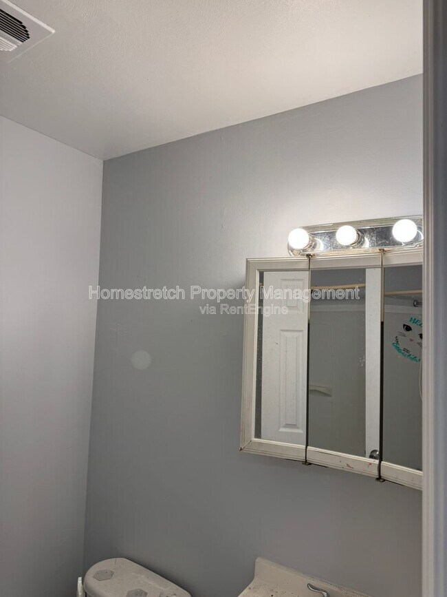 Building Photo - 850 St Bartholomew Dr