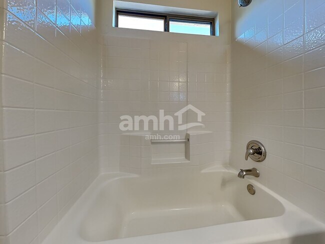 Building Photo - 786 W Cholla Crest Dr