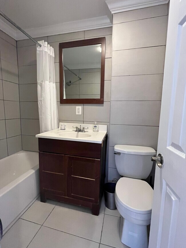 Bathroom 1 - 987 Hancock St