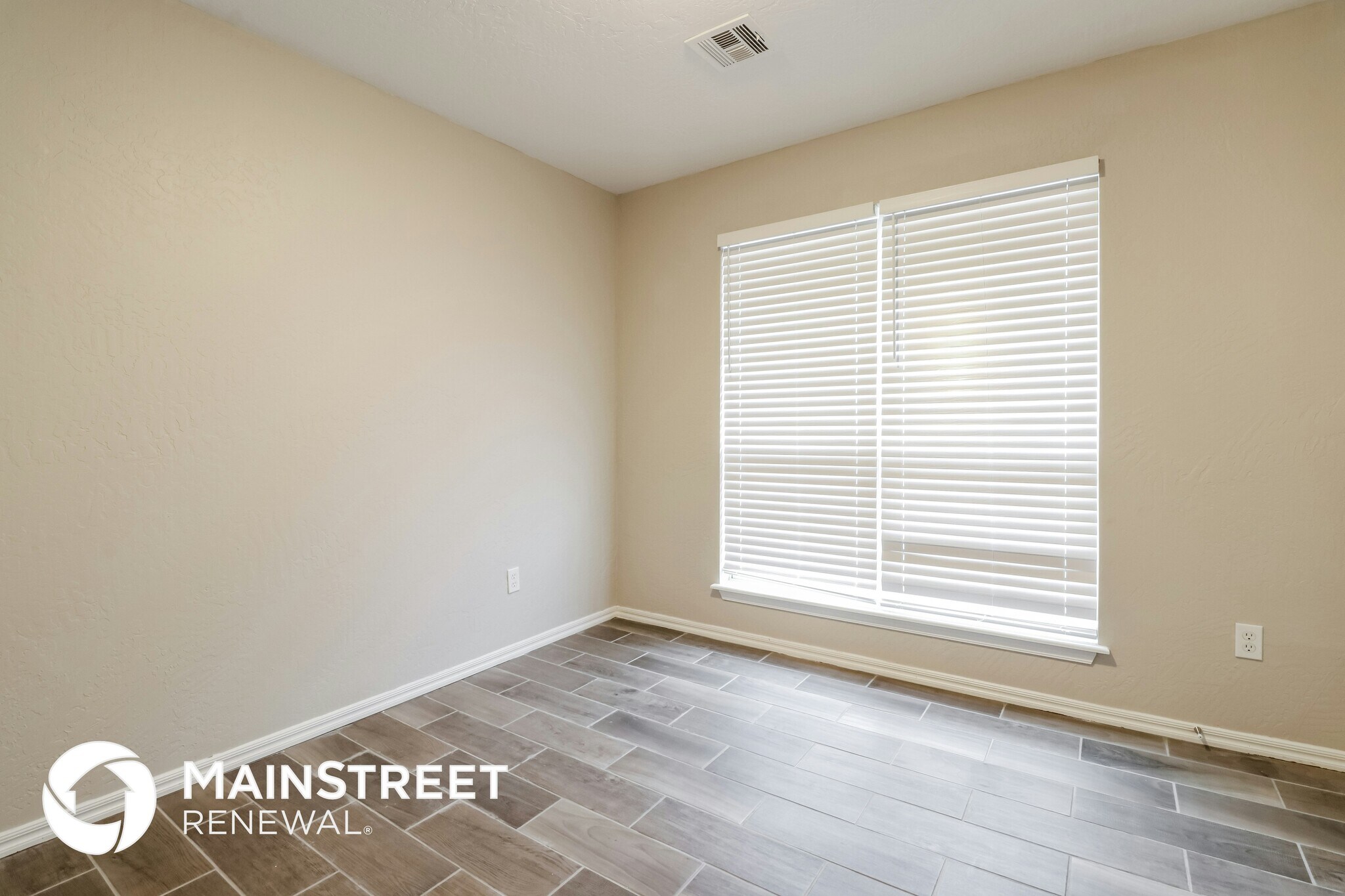 Building Photo - 1125 Oak Creek Dr