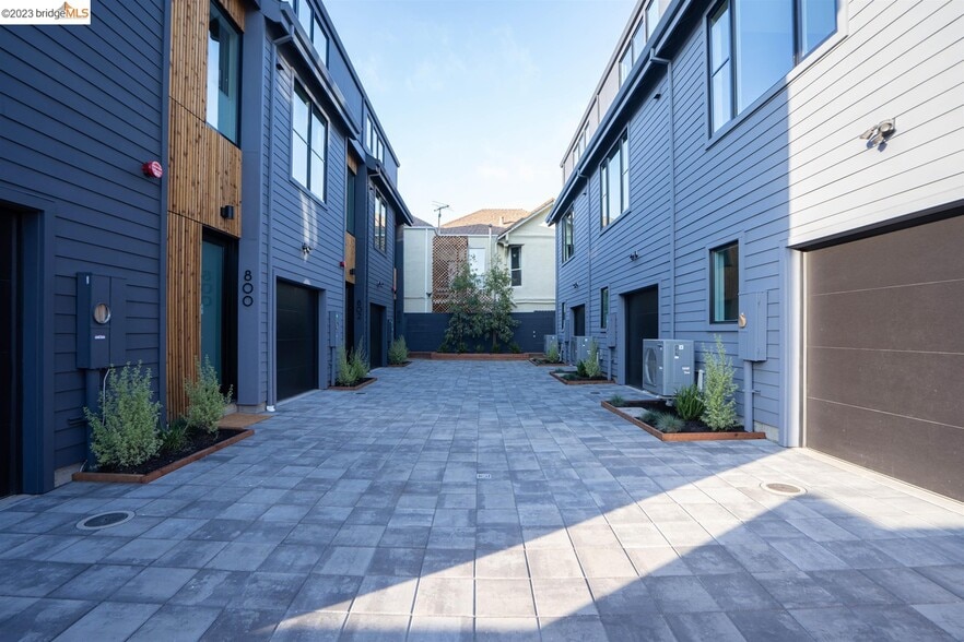 Driveway - 802 Apgar St