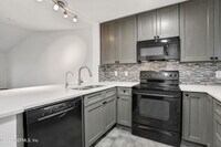 Building Photo - 7 Arbor Club Dr