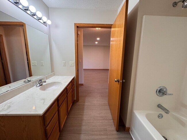 Building Photo - Fully Updated 2 Bed, 1 Bath End-Unit Townhome