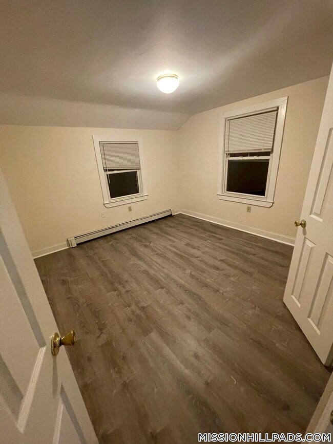 Building Photo - 40 Winthrop St