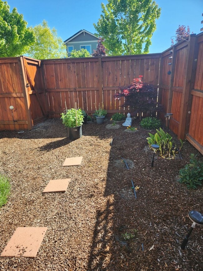 Building Photo - COMING SOON - Lovely Talent home - Can be ...