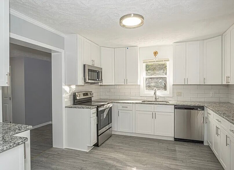 Building Photo - 5105 Palmetto Ln