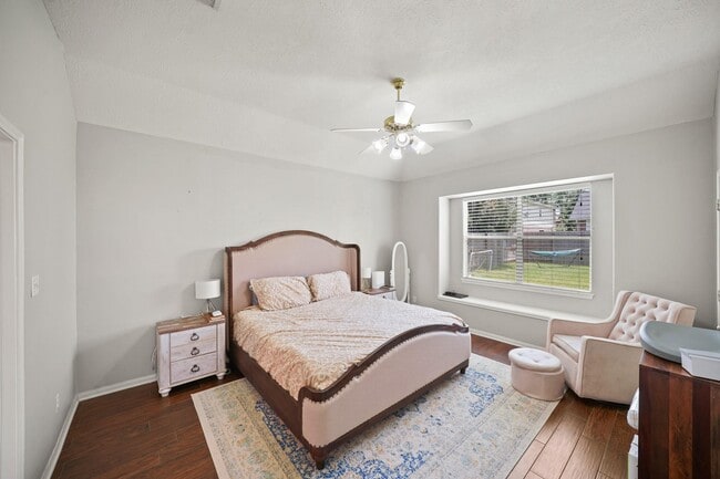 Building Photo - 10008 Dawn Brook Dr