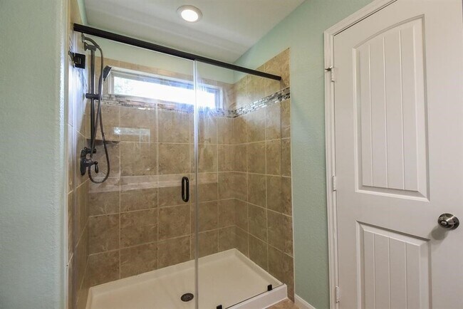 Building Photo - 7002 Edwanna Ln